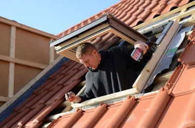 Pose de fenêtres de toit Velux à Priziac
